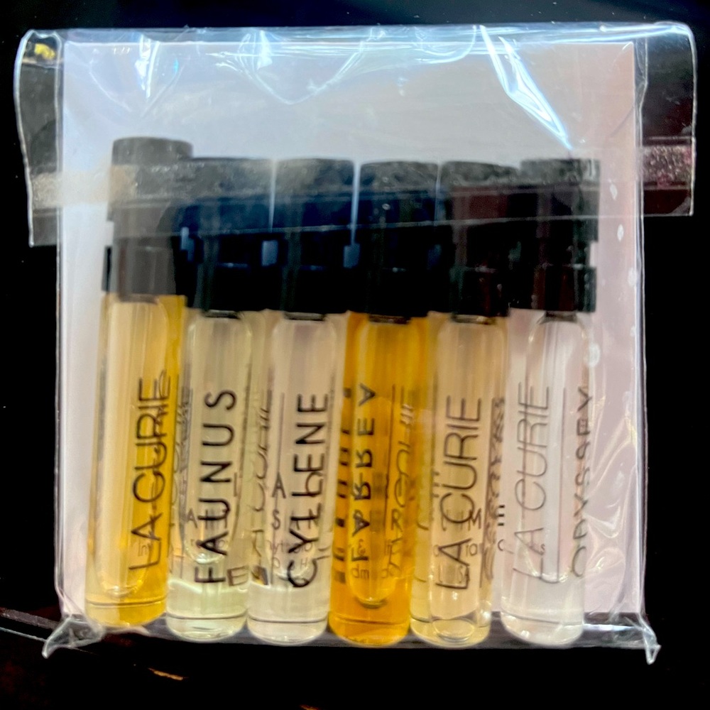 La Curie Sample Pack of six unisex fragrances.